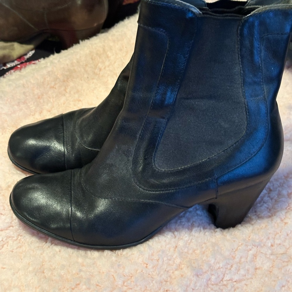 Elegant Black Leather Born Ankle Boots